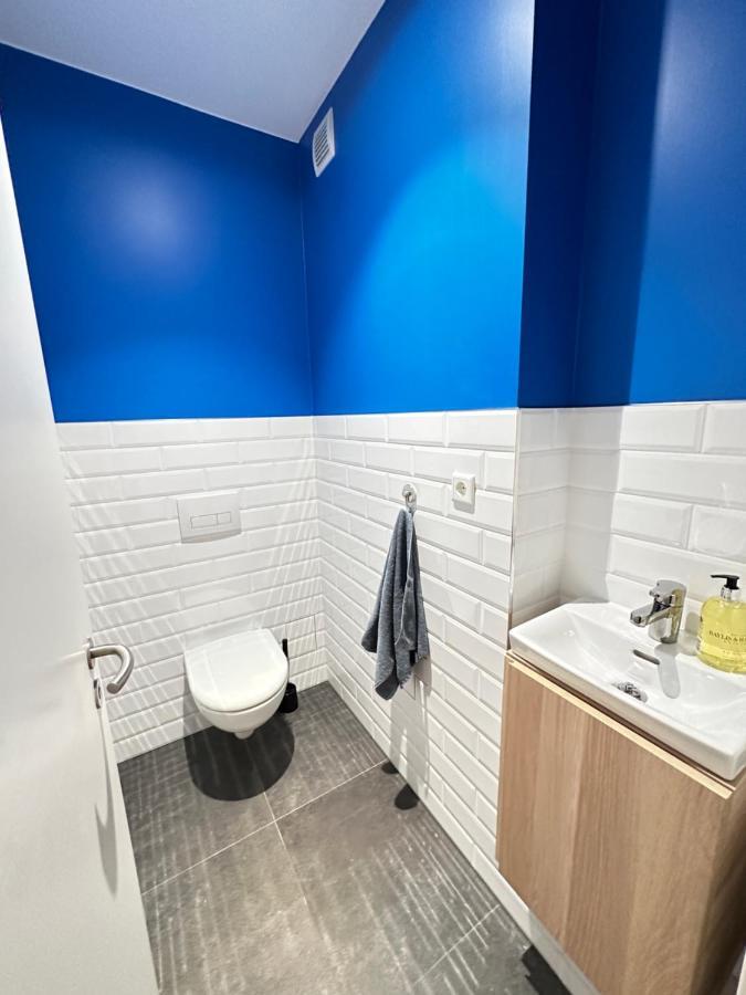 Apartamento Modern And Spacious 4br Apartment,only 3 Km Drive From Downtown *