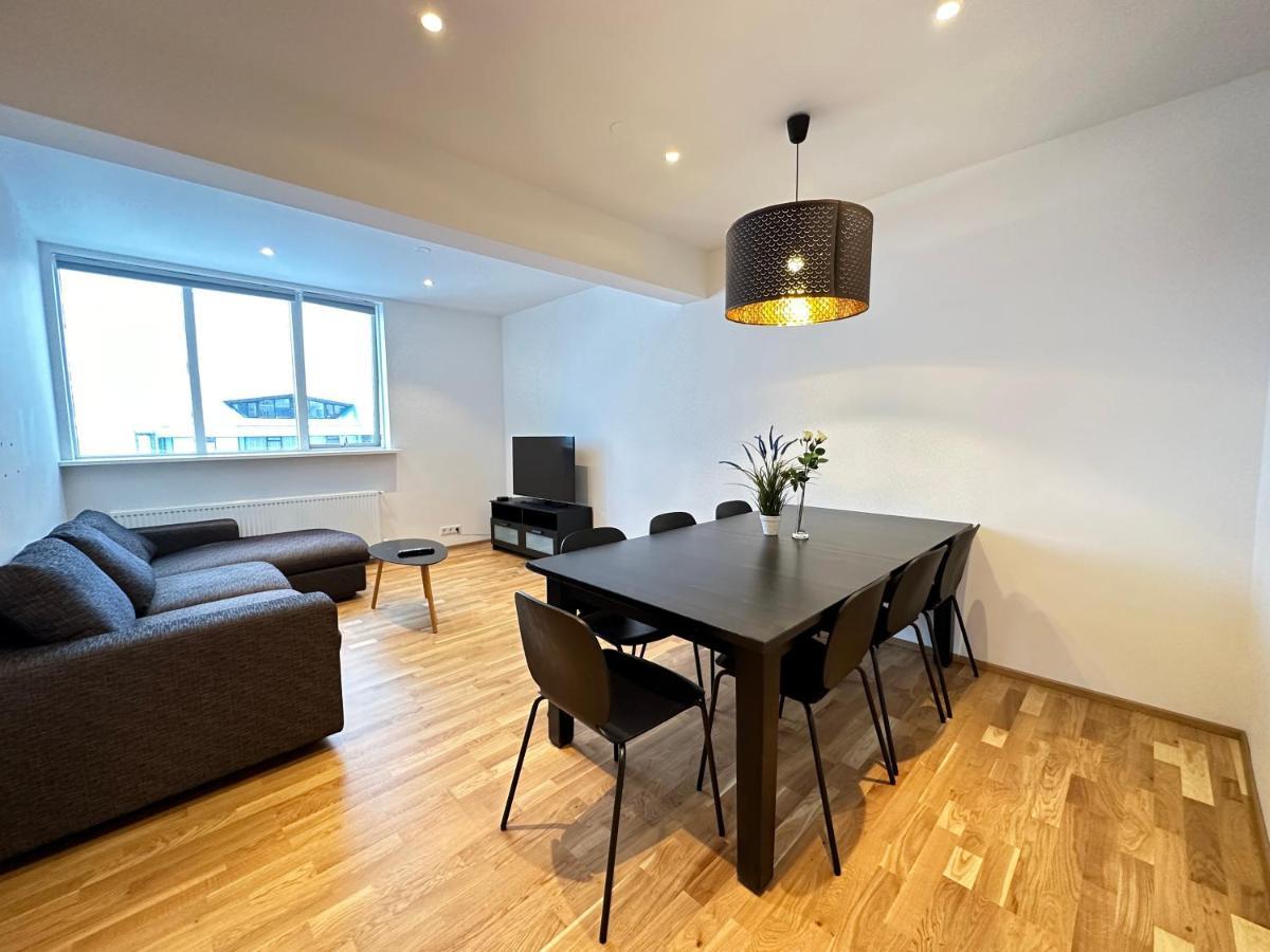 Modern And Spacious 4br Apartment,only 3 Km Drive From Downtown * Reiquiavique