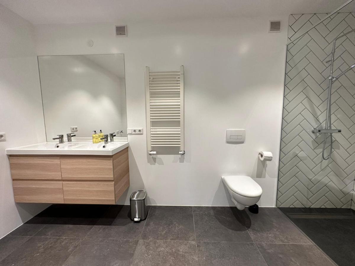 Apartamento Modern And Spacious 4br Apartment,only 3 Km Drive From Downtown *
